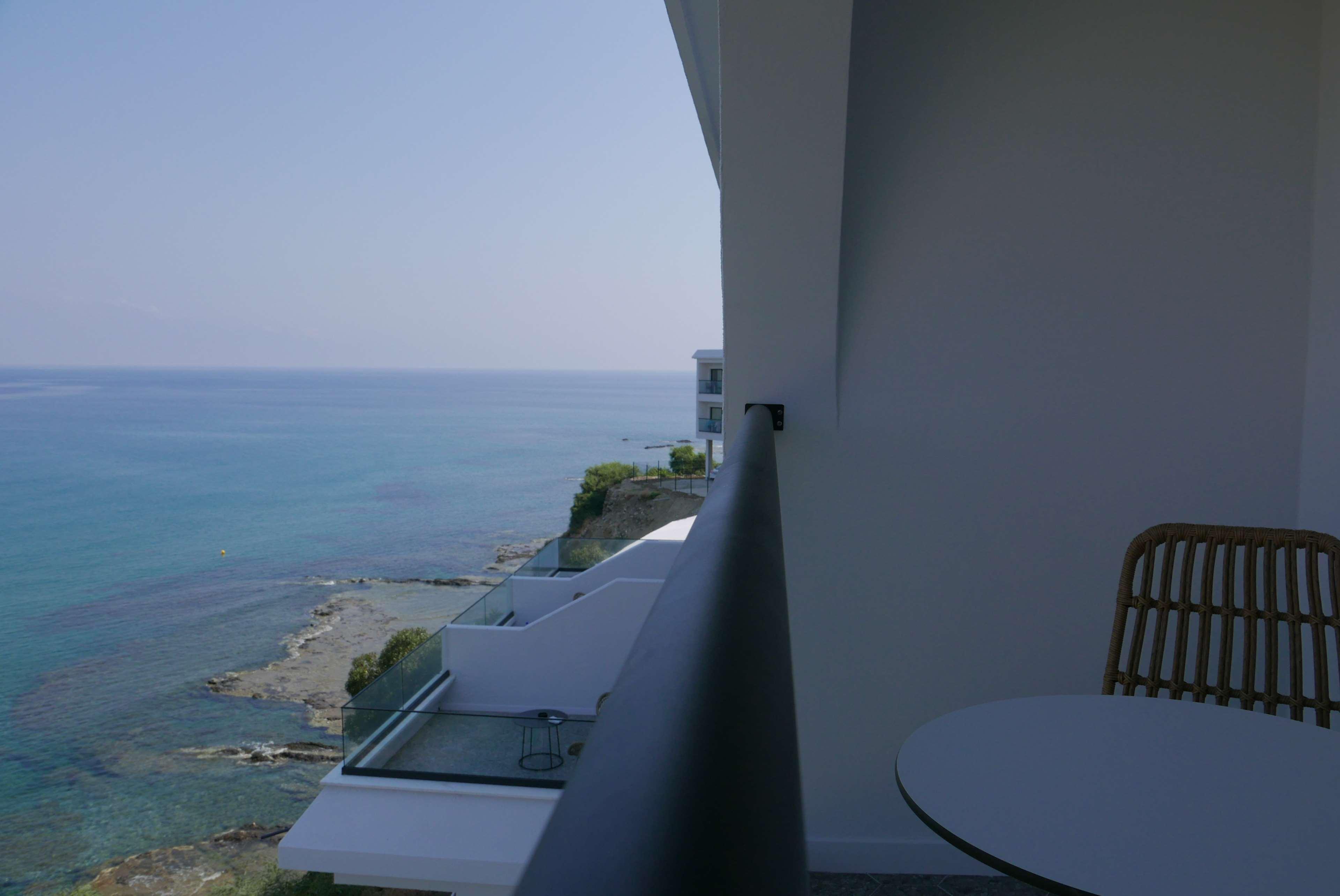 E.J. Pyrgos Bay Hotel Exterior foto