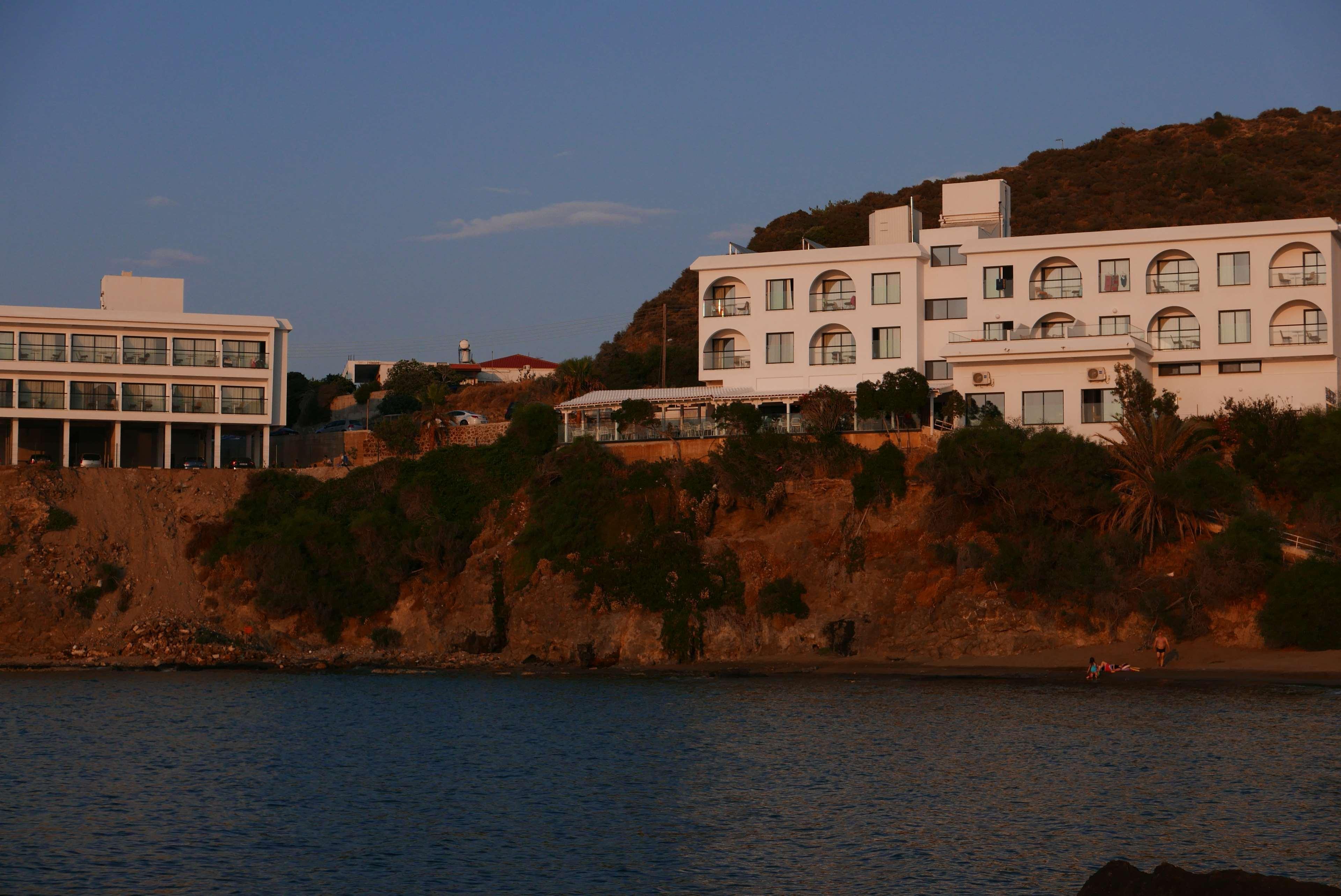 E.J. Pyrgos Bay Hotel Exterior foto
