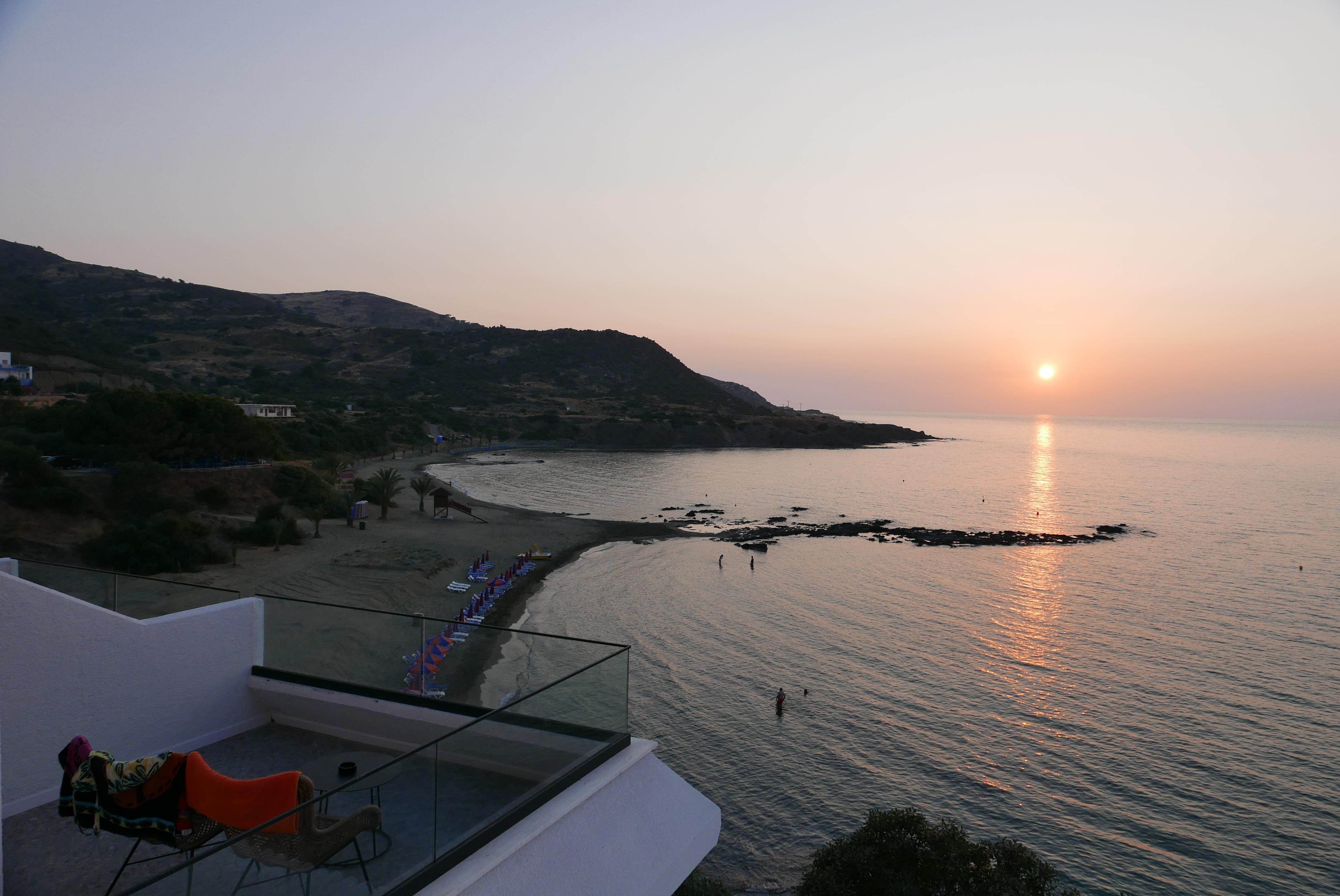 E.J. Pyrgos Bay Hotel Exterior foto