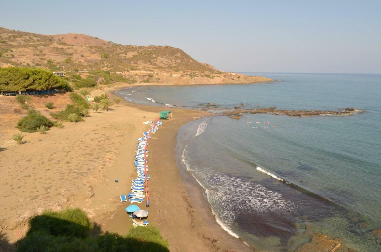 E.J. Pyrgos Bay Hotel Exterior foto